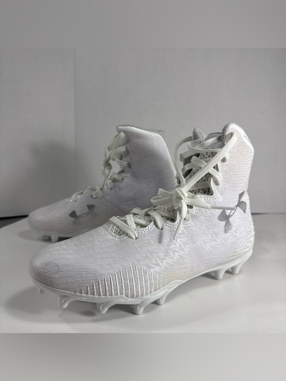 Under Armour Women’s White High-Top Lacrosse Football Cleats